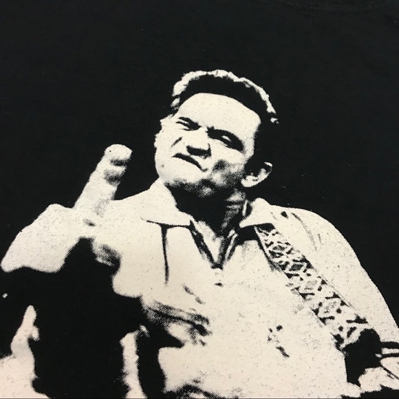 Johnny Cash Flipping the Bird T-shirt - Picture 3 of 7